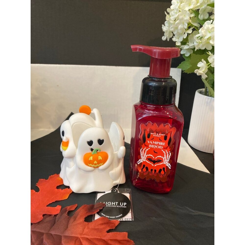 Bath & Body Works Halloween Light-up Ghost Hand Soap Holder & Soap-New